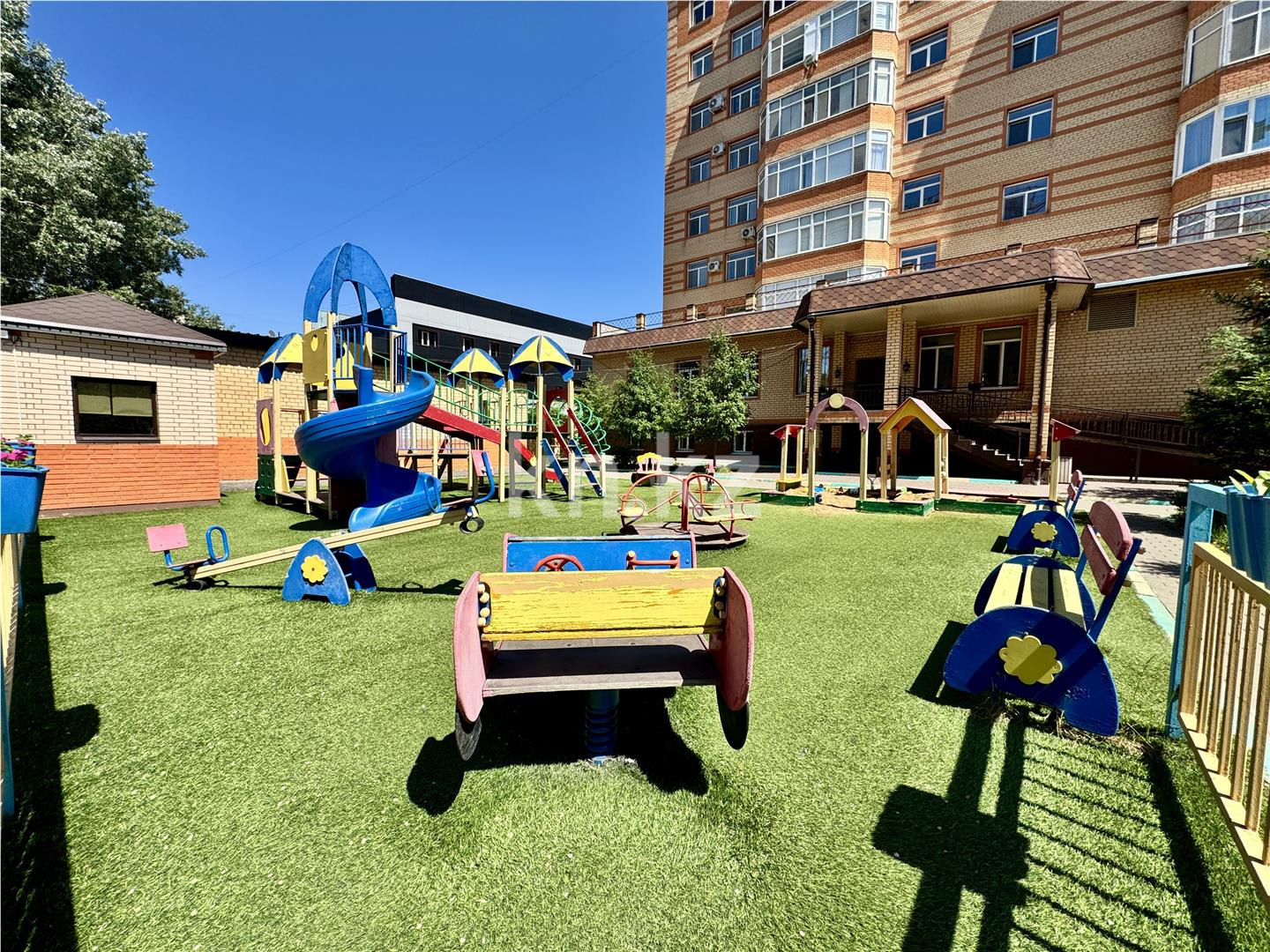 Продажа 3-комнатной квартиры, 160 м², ул. Аманжолова, дом  41 в Караганде - фото 49