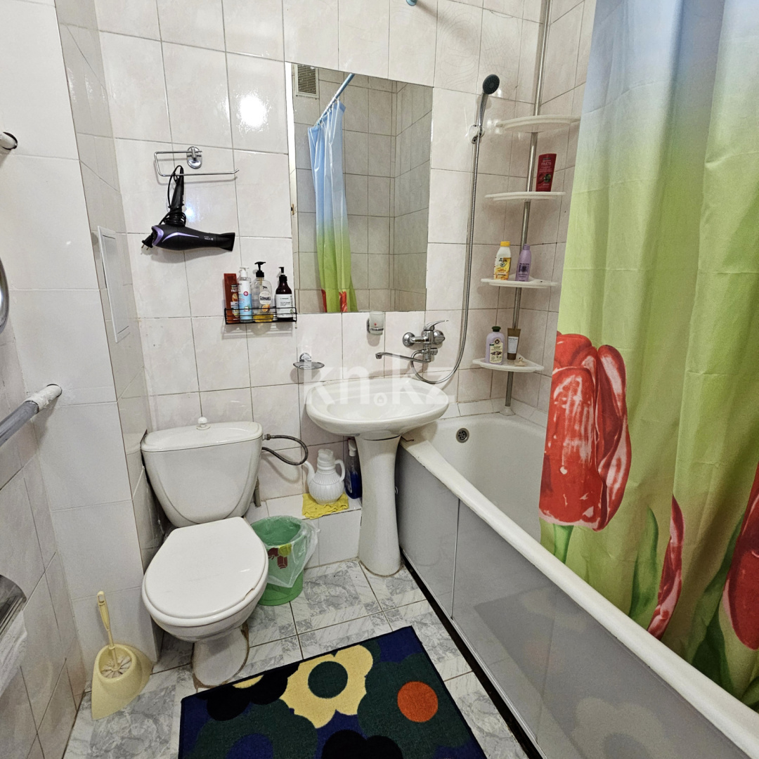 Аренда 1-комнатной квартиры посуточно, 42 м² в Алматы - фото 15