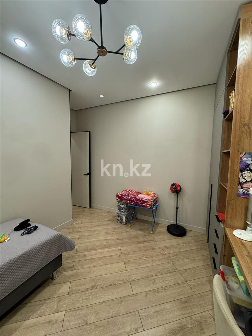 Продажа 4-комнатной квартиры, 103 м², пр. Республики, дом  участок 1/7 в Караганде - фото 12