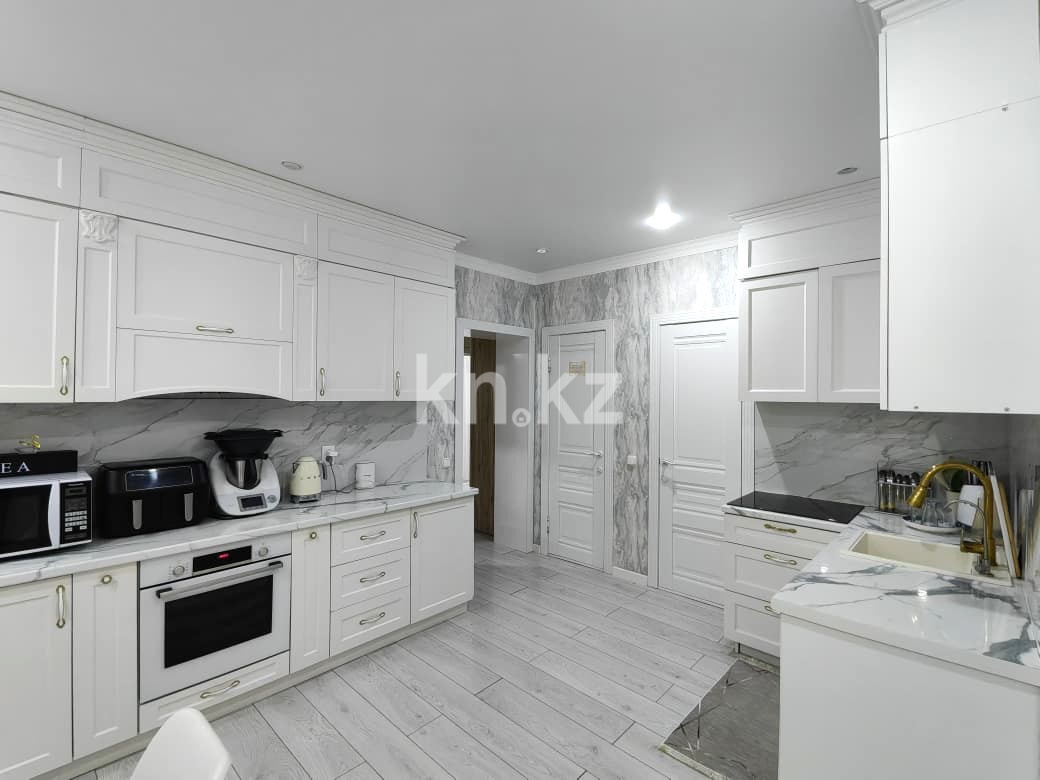 Продажа 4-комнатной квартиры, 143 м², мкр. Голубые Пруды, дом  5/4 в Караганде - фото 24