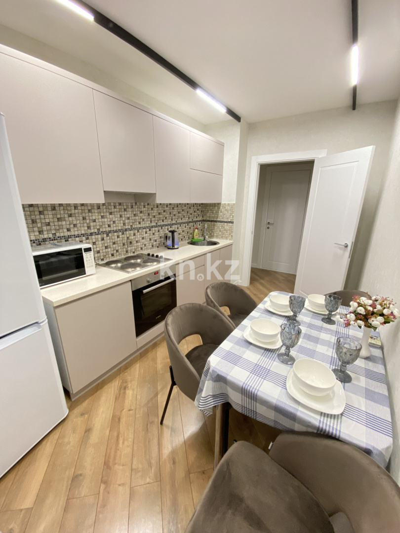 Аренда 2-комнатной квартиры посуточно, 80 м², ул. Керей, Жанибек хандар, дом  12/1 в Астане - фото 8