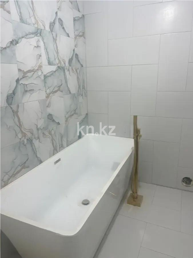 Продажа 3-комнатной квартиры, 160 м², ул. Жуалы, дом  5 в Алматы - фото 2