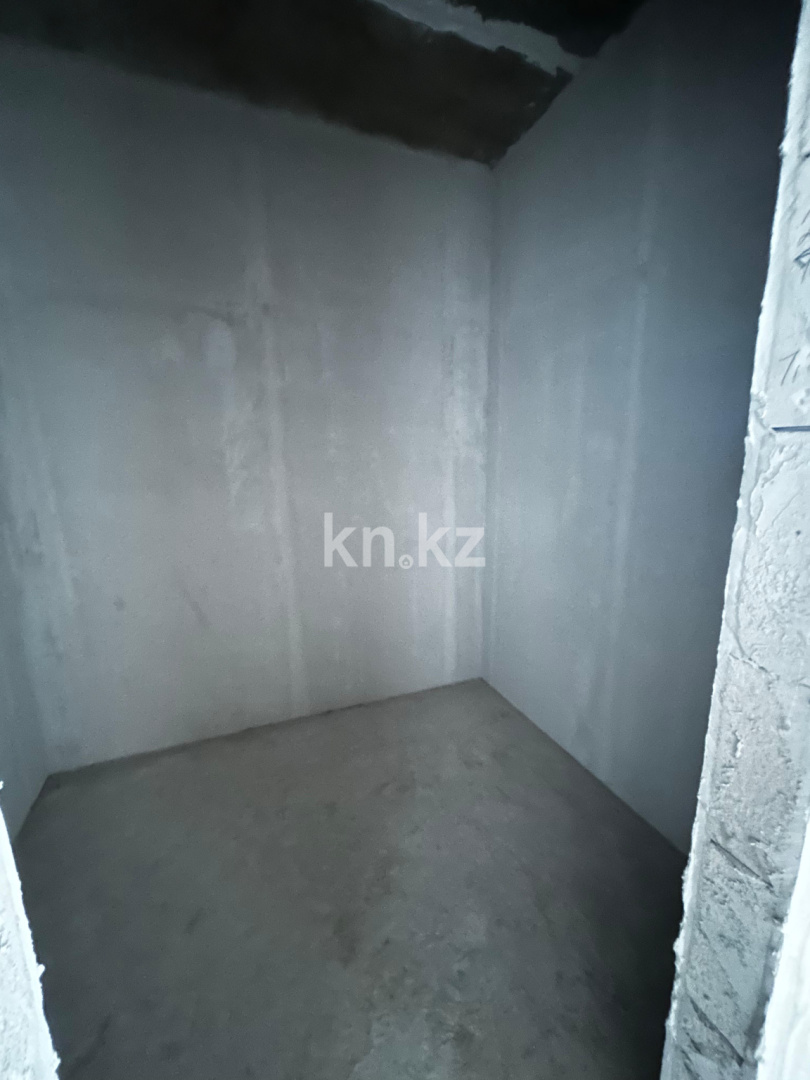 Продажа 3-комнатной квартиры, 92 м², ул. Букетова, дом  3/3 в Караганде - фото 10