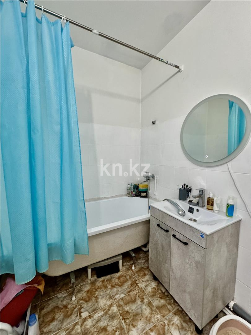 Продажа 1-комнатной квартиры, 48 м², пр. Шахтеров, дом  31б в Караганде - фото 17