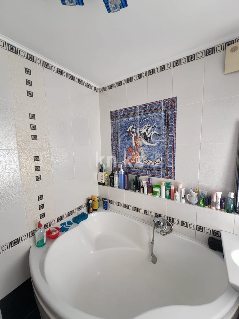 Продажа 4-комнатной квартиры, 85 м² в Караганде - фото 22