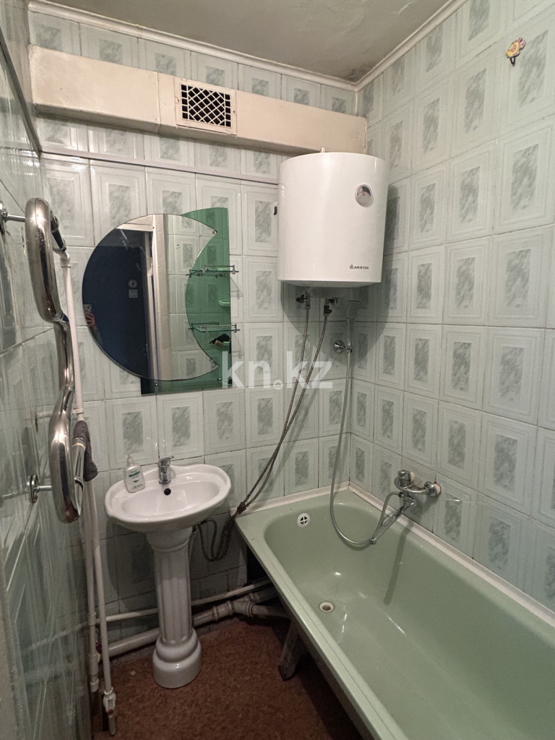 Продажа 4-комнатной квартиры, 76.3 м², 1 кв-л, дом  2 в Караганде - фото 10