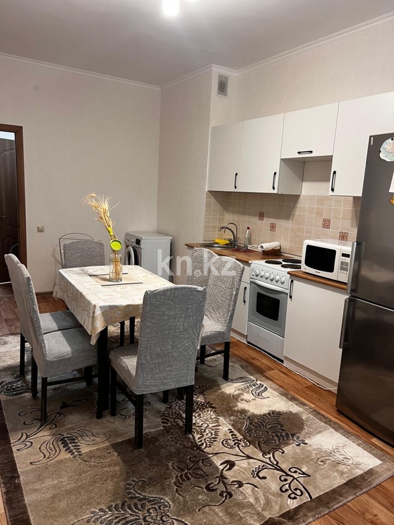 Аренда 1-комнатной квартиры, 50 м² в Астане