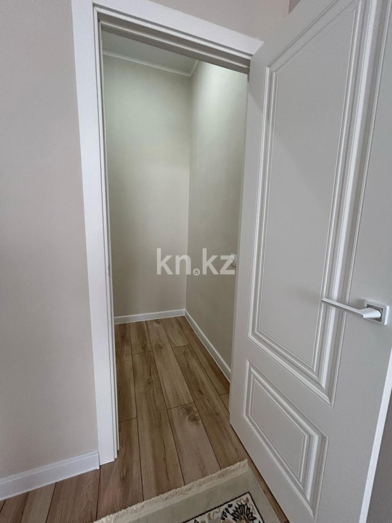 Продажа 3-комнатной квартиры, 89 м², ул. Букетова, дом  3/3 в Караганде - фото 7