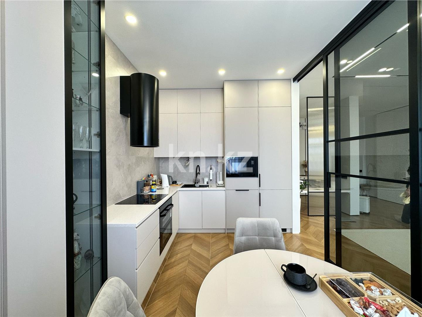 Продажа 2-комнатной квартиры, 63 м², пр. Республики, дом  49 в Караганде - фото 9