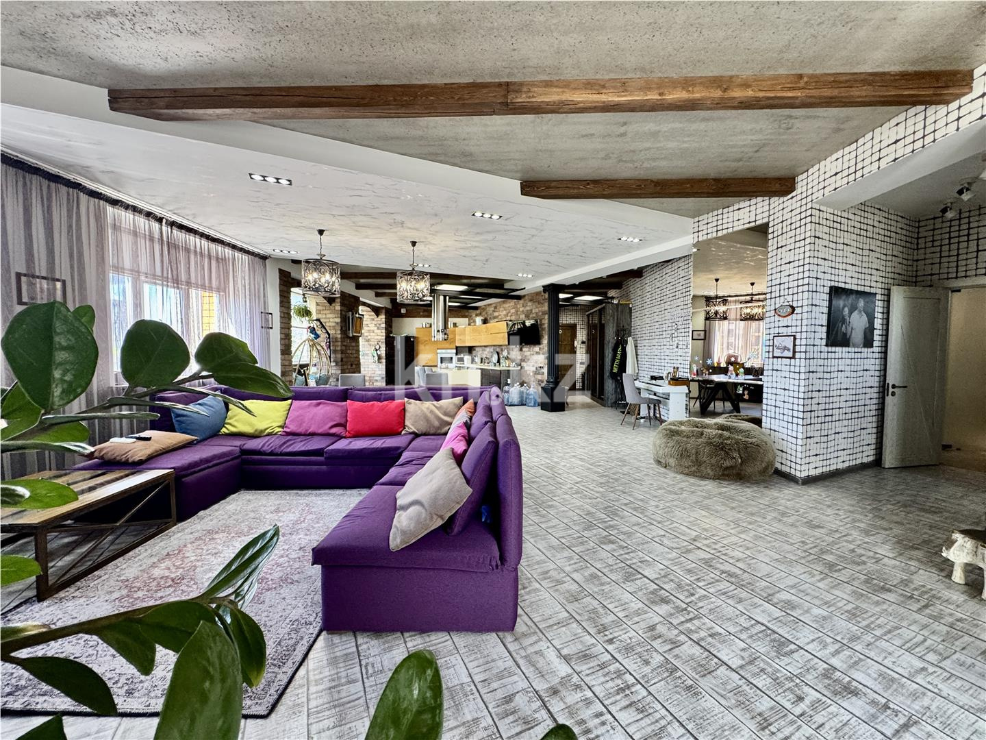 Продажа 3-комнатной квартиры, 160 м², ул. Аманжолова, дом  41 в Караганде - фото 3