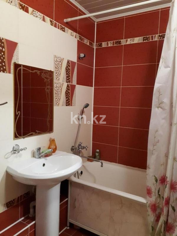 Аренда 1-комнатной квартиры посуточно, 40 м², ул. 101 Стрелковой Бригады, дом  7 в Актобе - фото 5