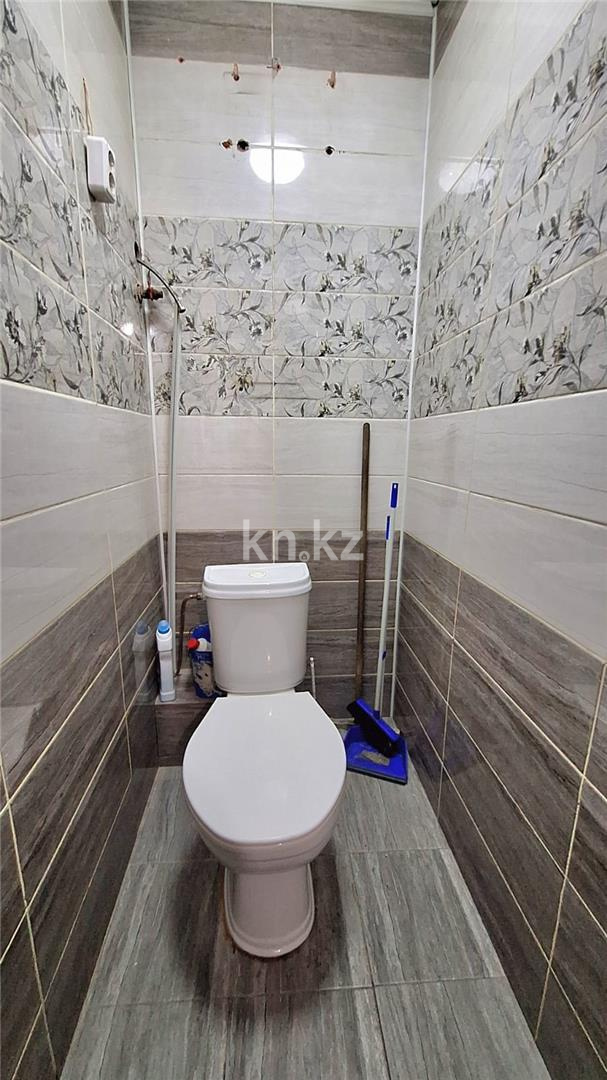 Продажа 4-комнатной квартиры, 61 м², 16 мкр. в Караганде - фото 11