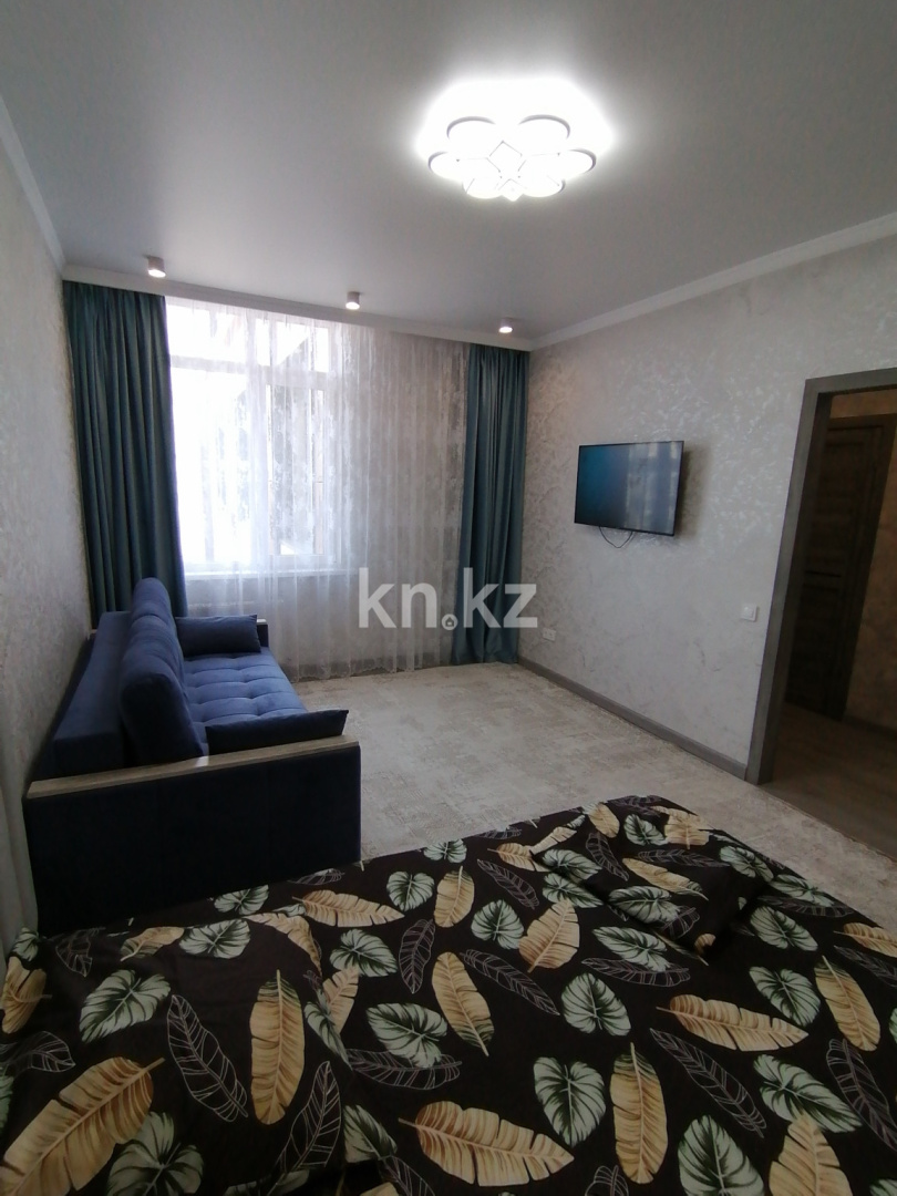 Аренда 1-комнатной квартиры посуточно, 50 м², ул. Байтурсынова, дом  16 - ул. Жургенова в Астане