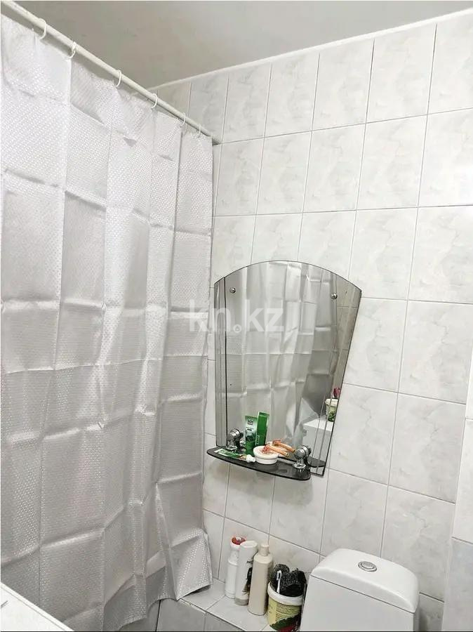 Продажа 2-комнатной квартиры, 46 м², мкр-н Аксай-2, дом  21 в Алматы - фото 3