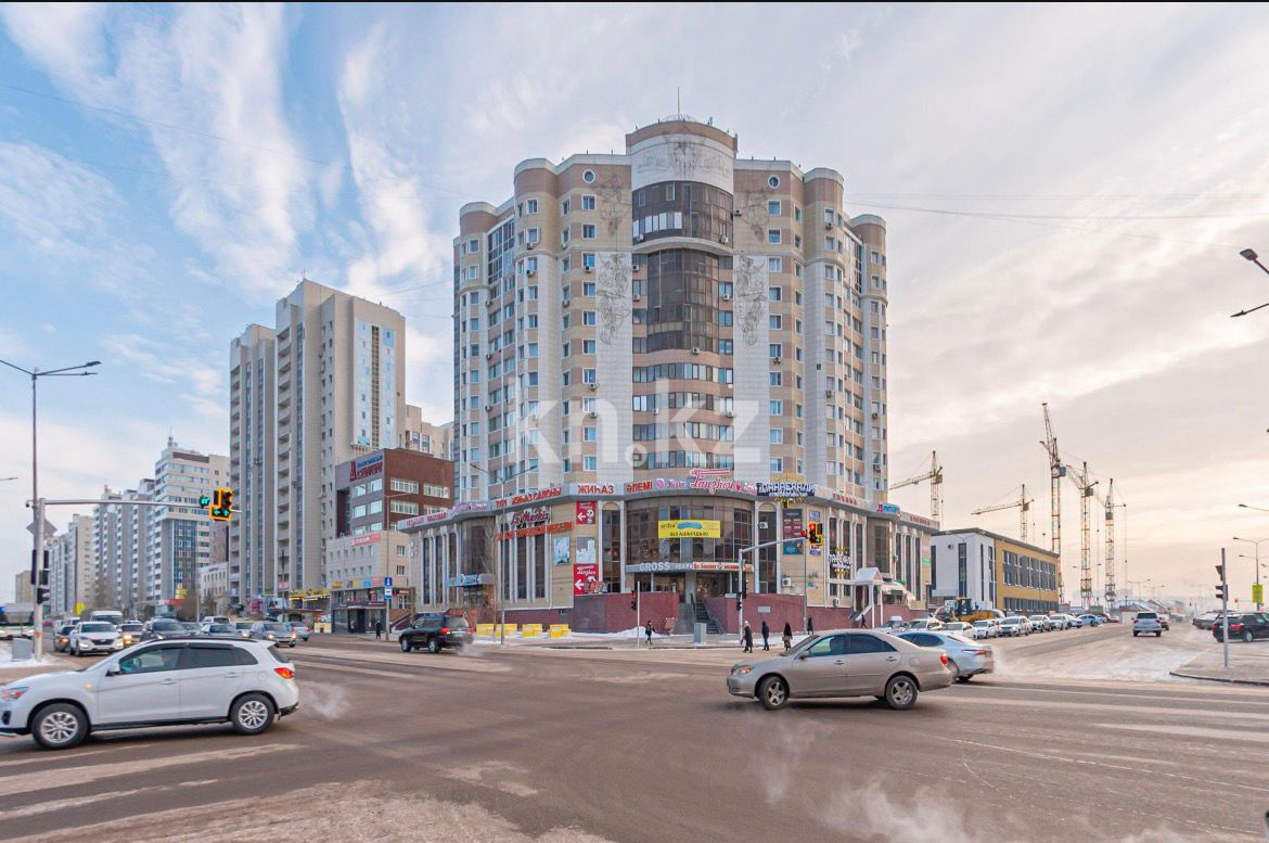 Продажа , 390 м², пр. Момышулы, дом  12 в Астане