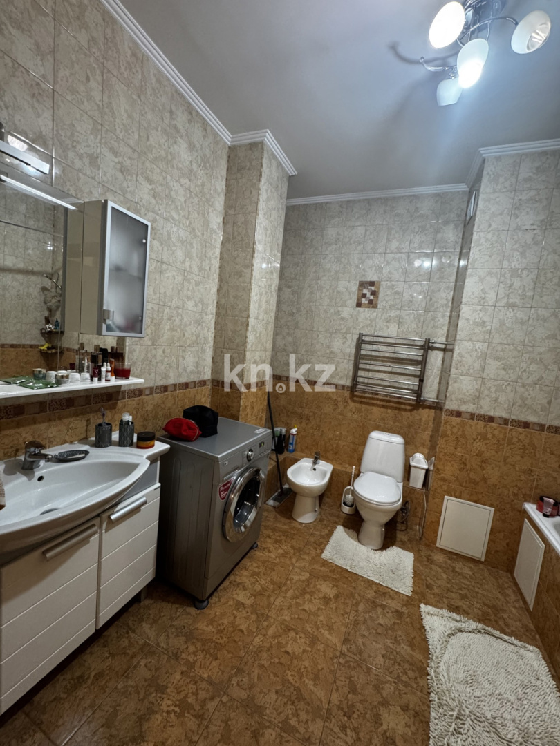 Продажа 1-комнатной квартиры, 65.4 м², ул. Шевченко в Алматы - фото 11