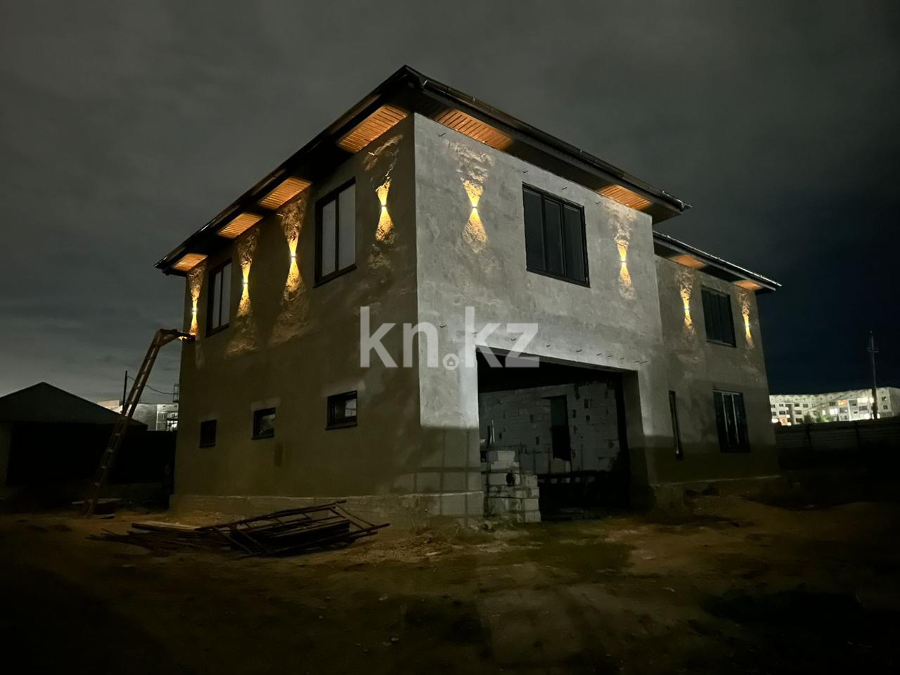 Продажа 5-комнатного дома, 300 м², мкр-н 8-й, дом  41а в Темиртау