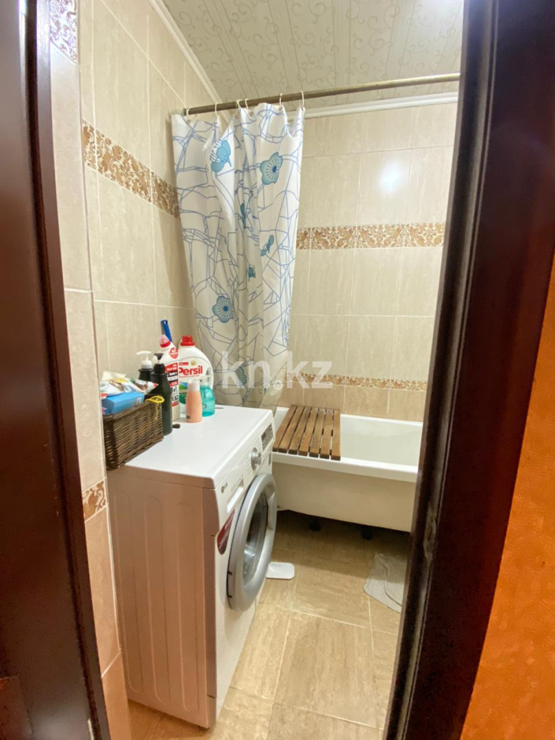 Продажа 4-комнатной квартиры, 75 м², пр. Республики, дом  32 в Караганде - фото 14