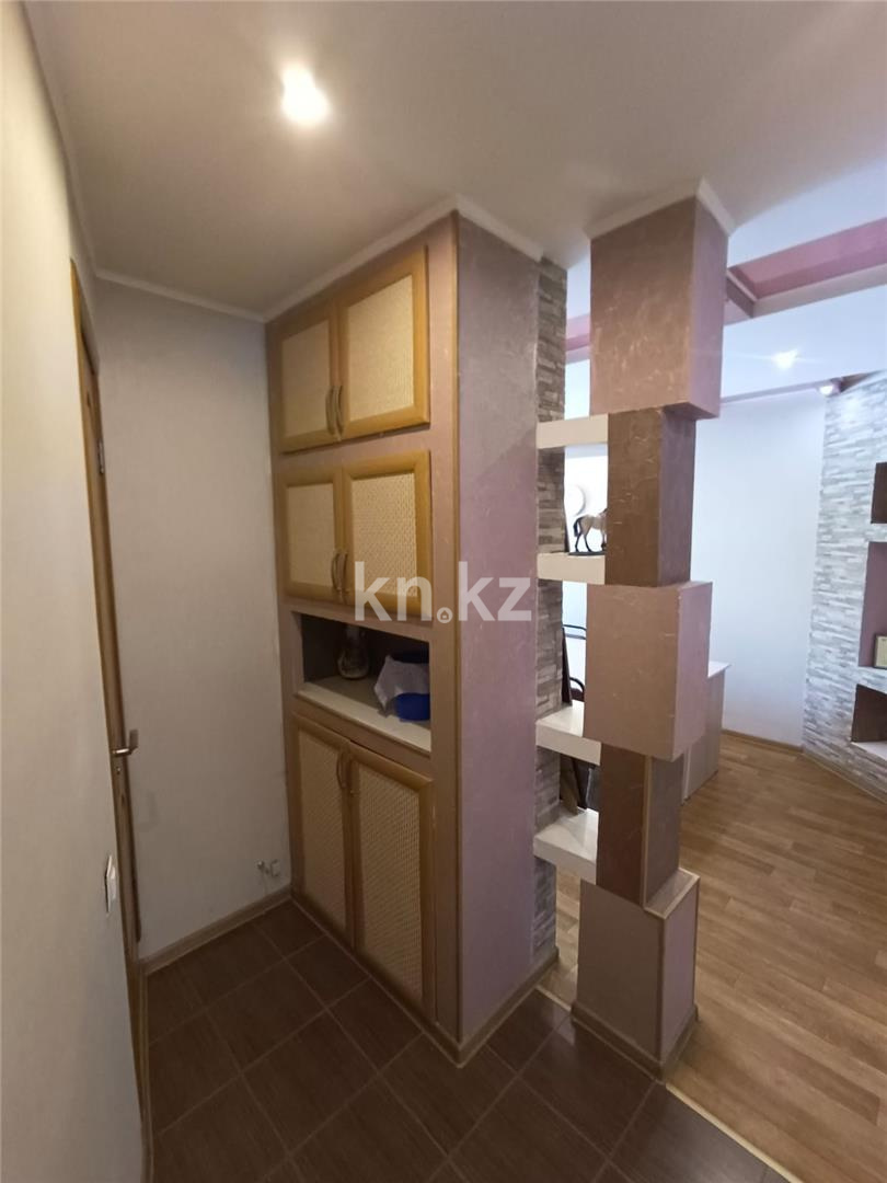 Продажа 3-комнатной квартиры, 62 м², ул. Ермекова, дом  60 в Караганде - фото 5