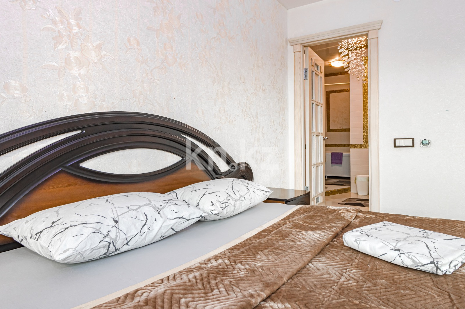 Аренда 4-комнатной квартиры посуточно, 156 м², ул. Достык, дом  5 в Астане - фото 18