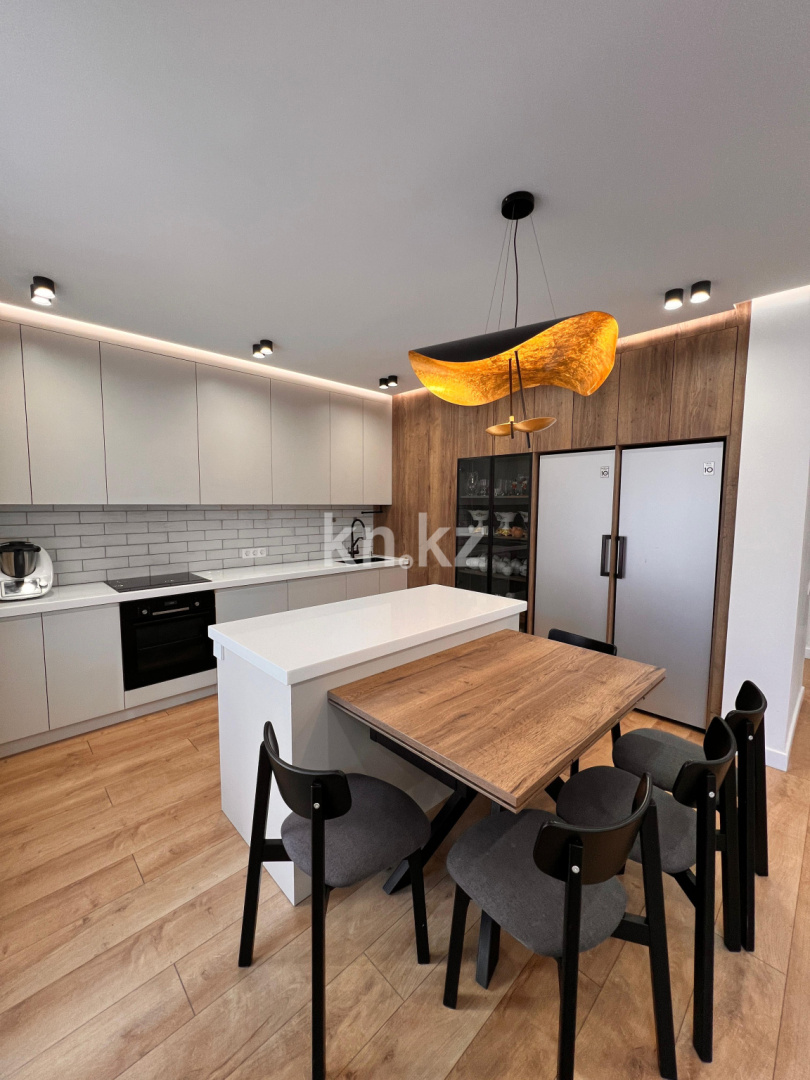 Продажа 4-комнатной квартиры, 124 м², пр. Туран, дом  57/3 - ул. Бухар жырау в Астане - фото 2