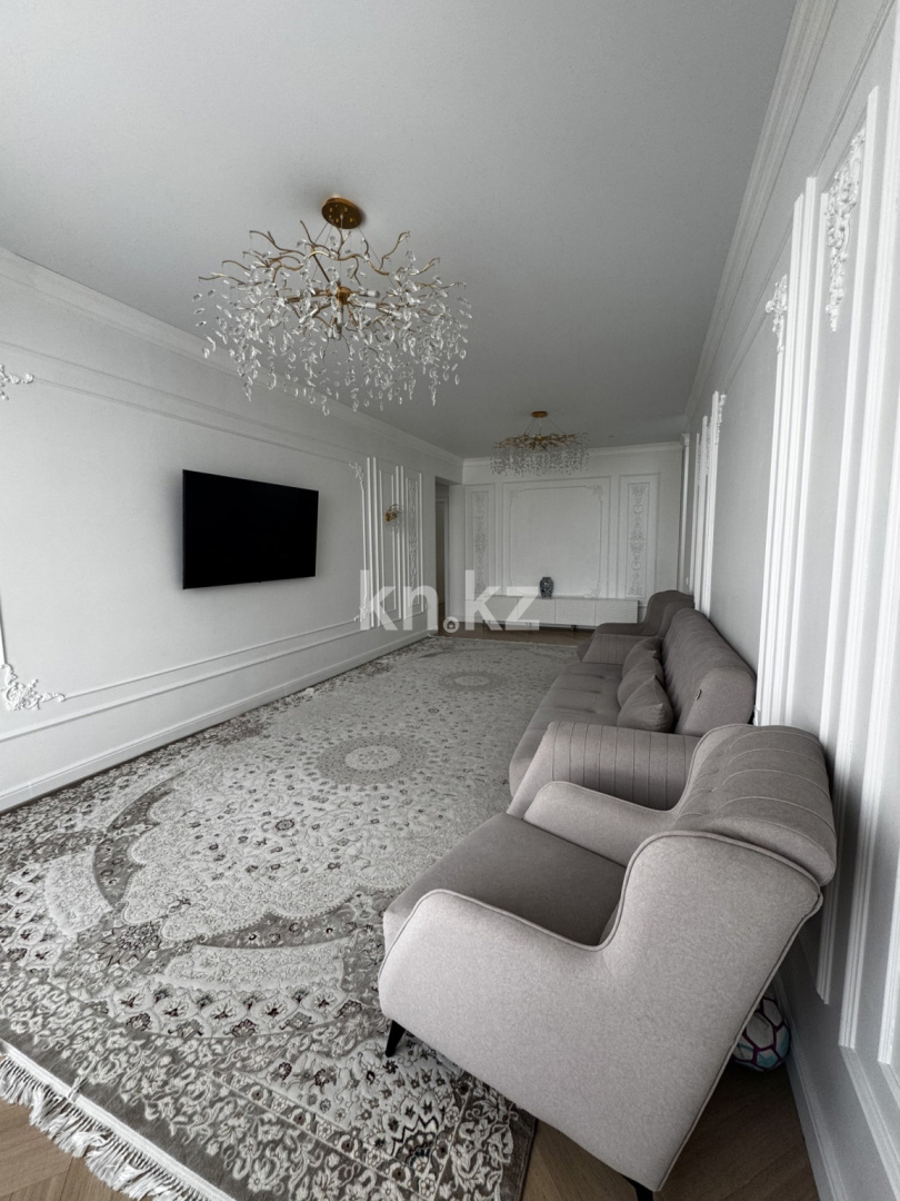 Продажа 3-комнатной квартиры, 111 м², ул. Утеген батыра, дом  11в в Алматы - фото 3