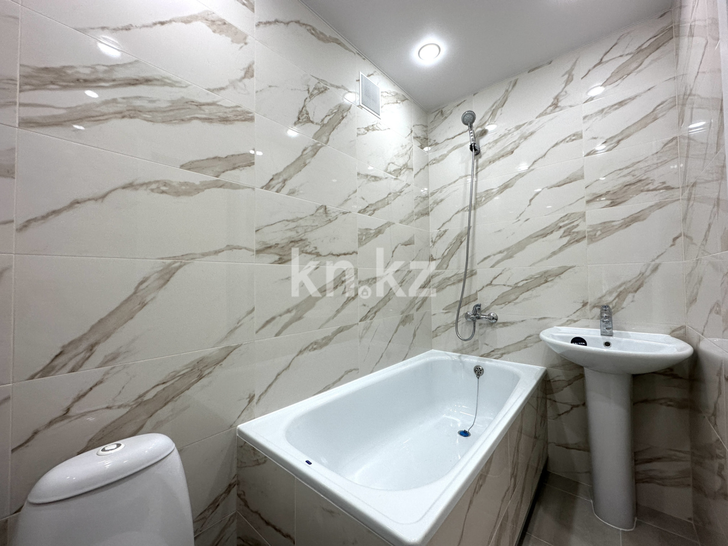 Аренда 1-комнатной квартиры посуточно, 1 м², ул. Жамбыла Жабаева, дом  170 в Петропавловске - фото 8