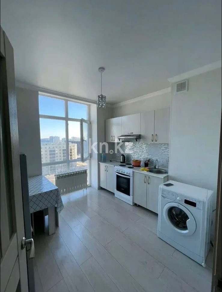 Аренда 1-комнатной квартиры, 37 м² в Астане