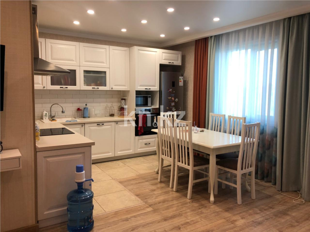 Продажа 3-комнатной квартиры, 96 м², ул. Абая, дом  61/2 в Караганде - фото 2