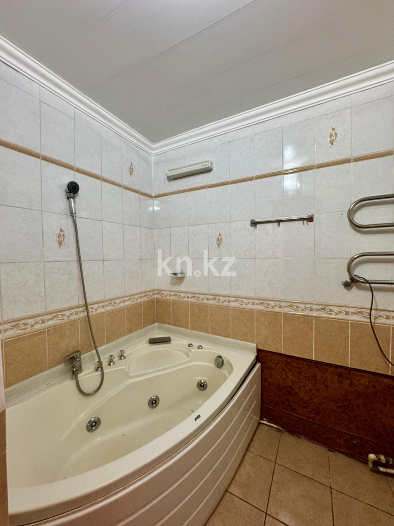 Продажа 3-комнатной квартиры, 72 м², ул. Московская в Караганде - фото 12