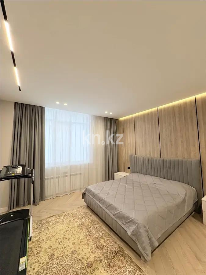 Продажа 4-комнатной квартиры, 140 м², пр. Мангилик Ел, дом  36 в Астане