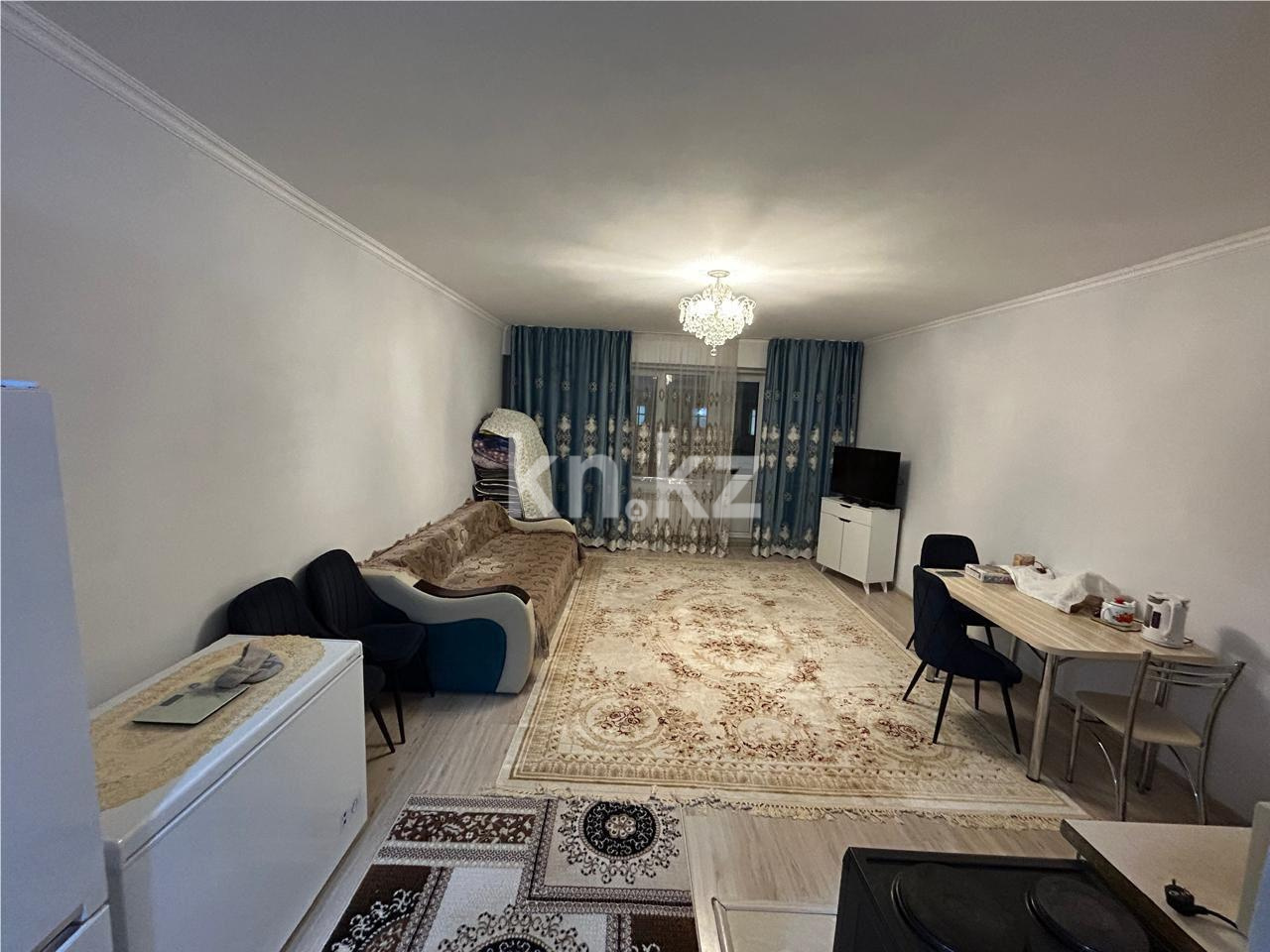 Продажа 1-комнатной квартиры, 40 м², ул. Кургальжинское шоссе в Астане - фото 4