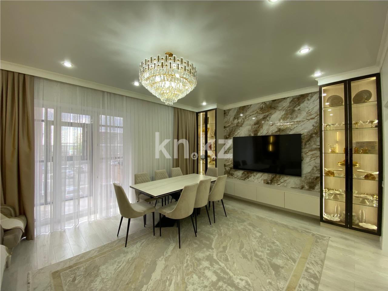 Продажа 3-комнатной квартиры, 107 м², ул. Муканова в Караганде