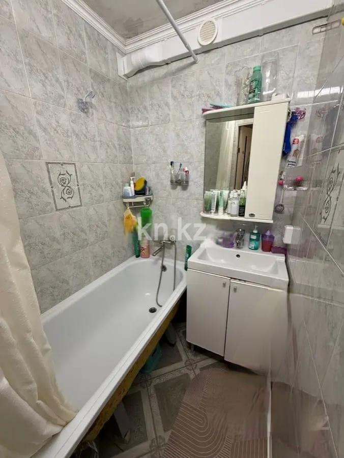 Продажа 3-комнатной квартиры, 62 м², ул. Муканова в Караганде - фото 6