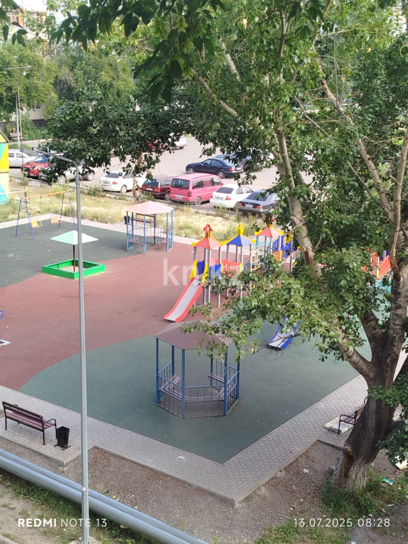 Продажа 3-комнатной квартиры, 62 м², 15 мкр., дом  18 в Караганде - фото 9