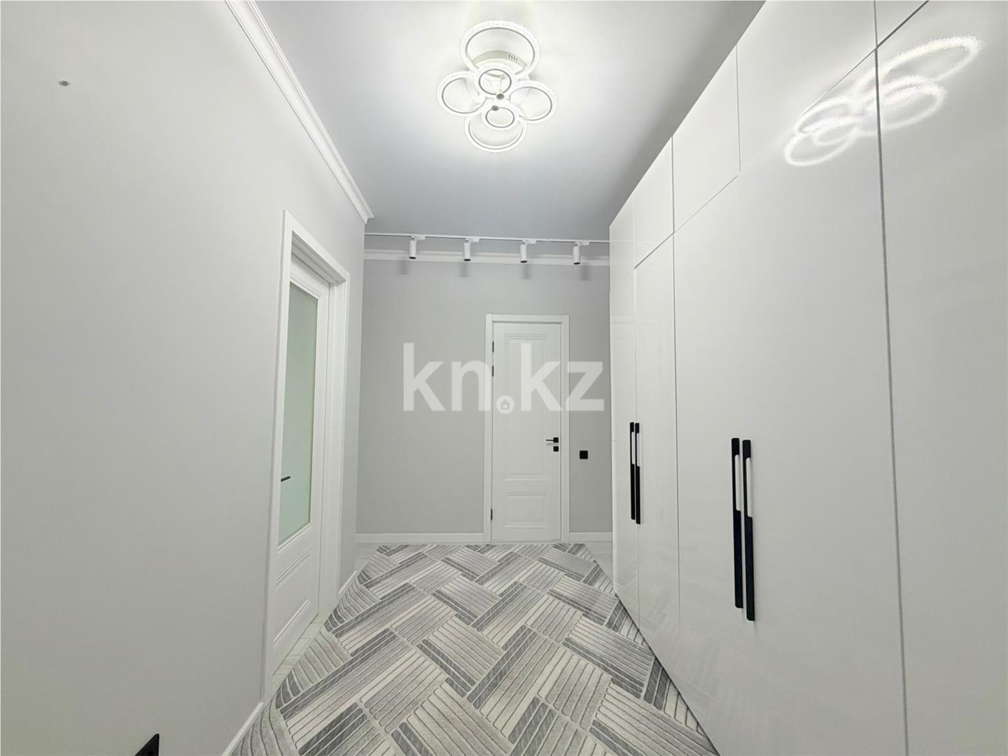 Продажа 2-комнатной квартиры, 65 м² в Астане - фото 8