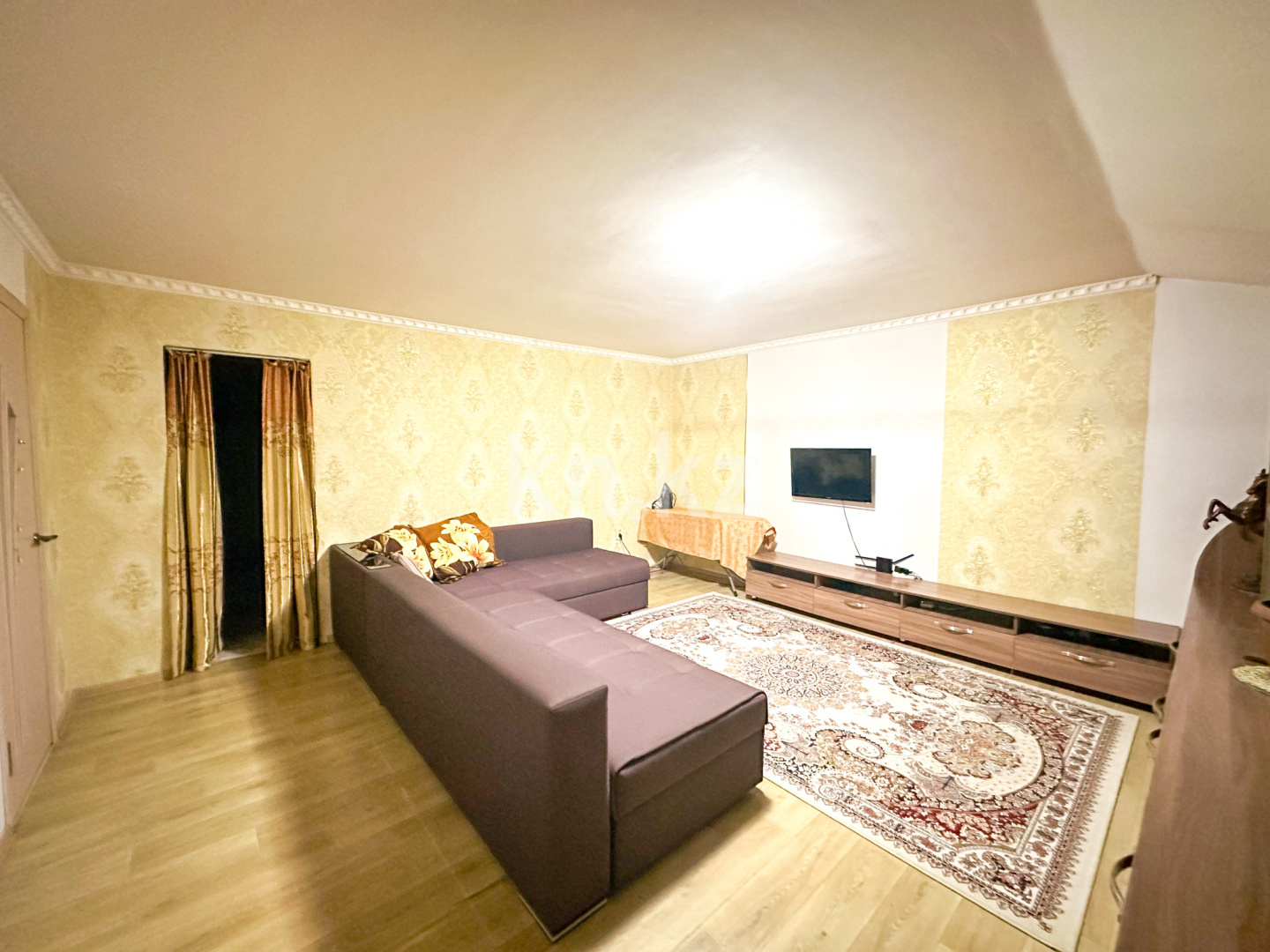 Продажа 5-комнатного дома, 195.6 м², мкр-н Калкаман-2, дом  23/1 в Алматы