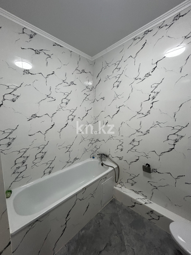 Продажа 2-комнатной квартиры, 42 м², ул. Ашимова, дом  21 в Караганде - фото 11