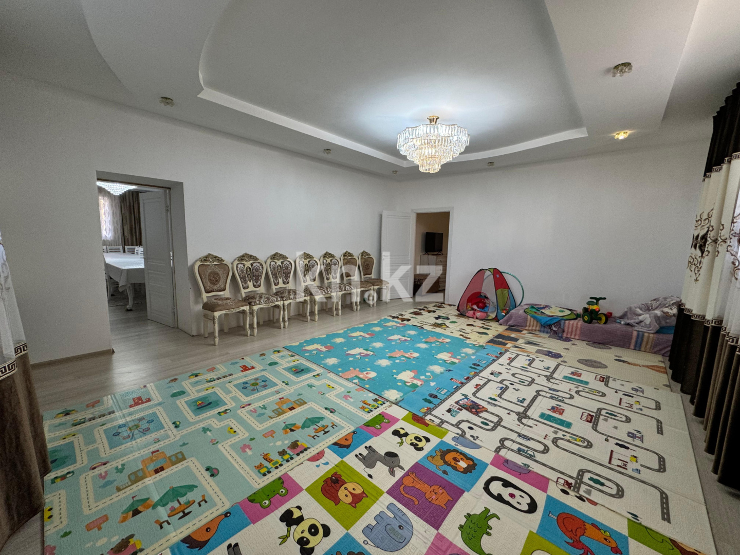 Продажа 6-комнатного дома, 343 м², ул. Карибжанова в Караганде - фото 9