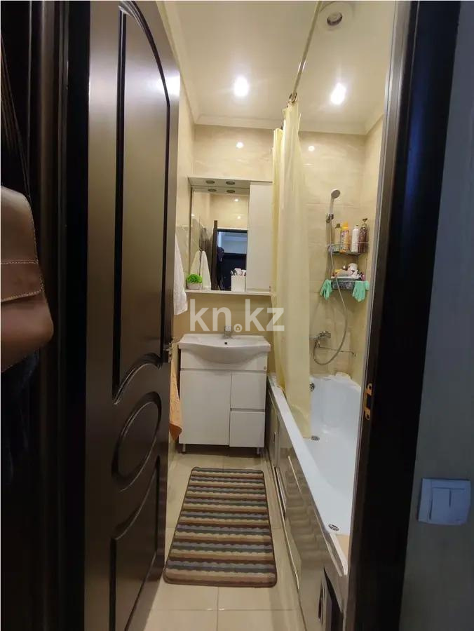 Продажа 3-комнатной квартиры, 64 м², ул. Жандосова, дом  164 в Алматы - фото 5