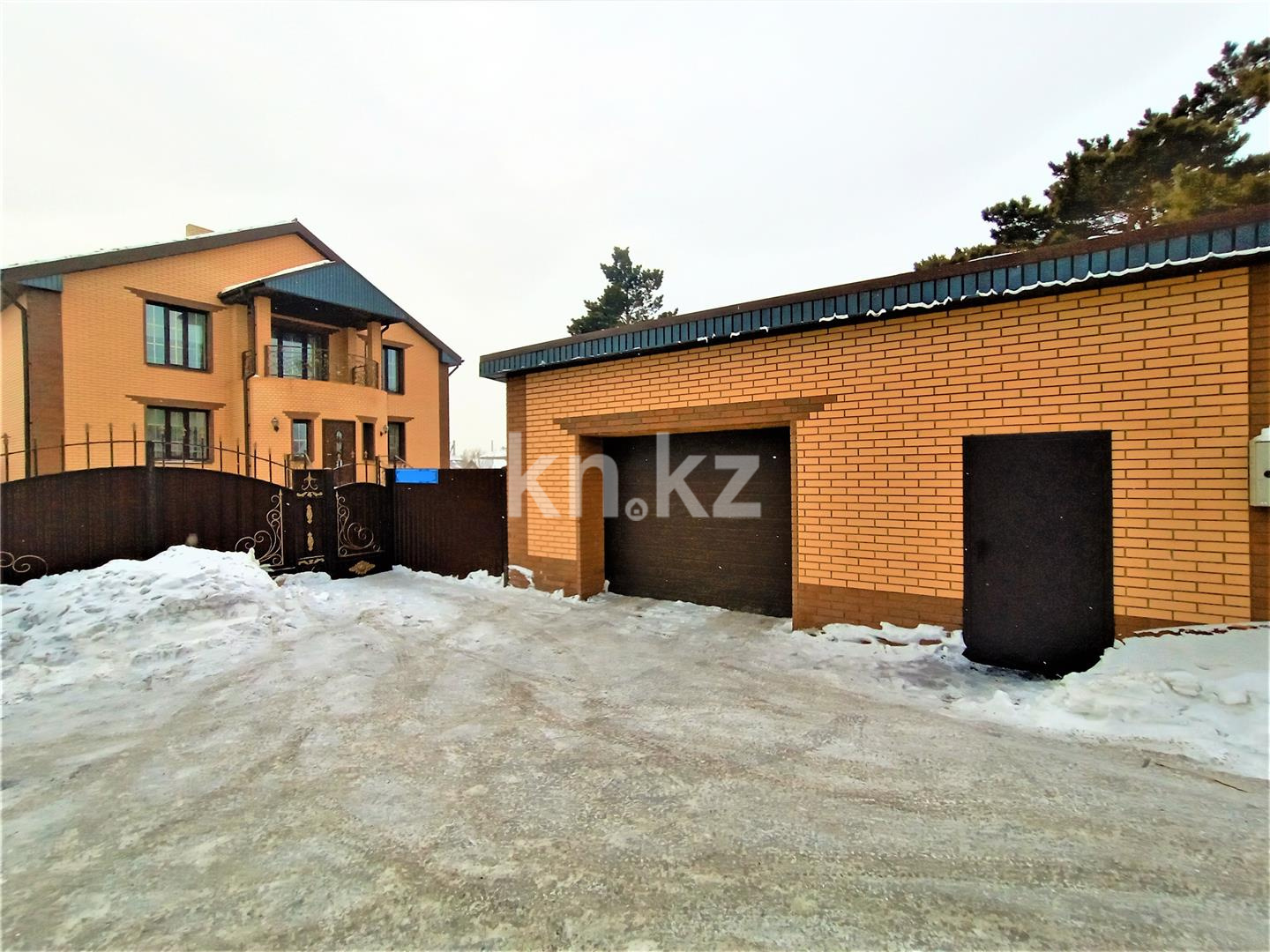 Продажа 6-комнатного дома, 300 м² в Караганде