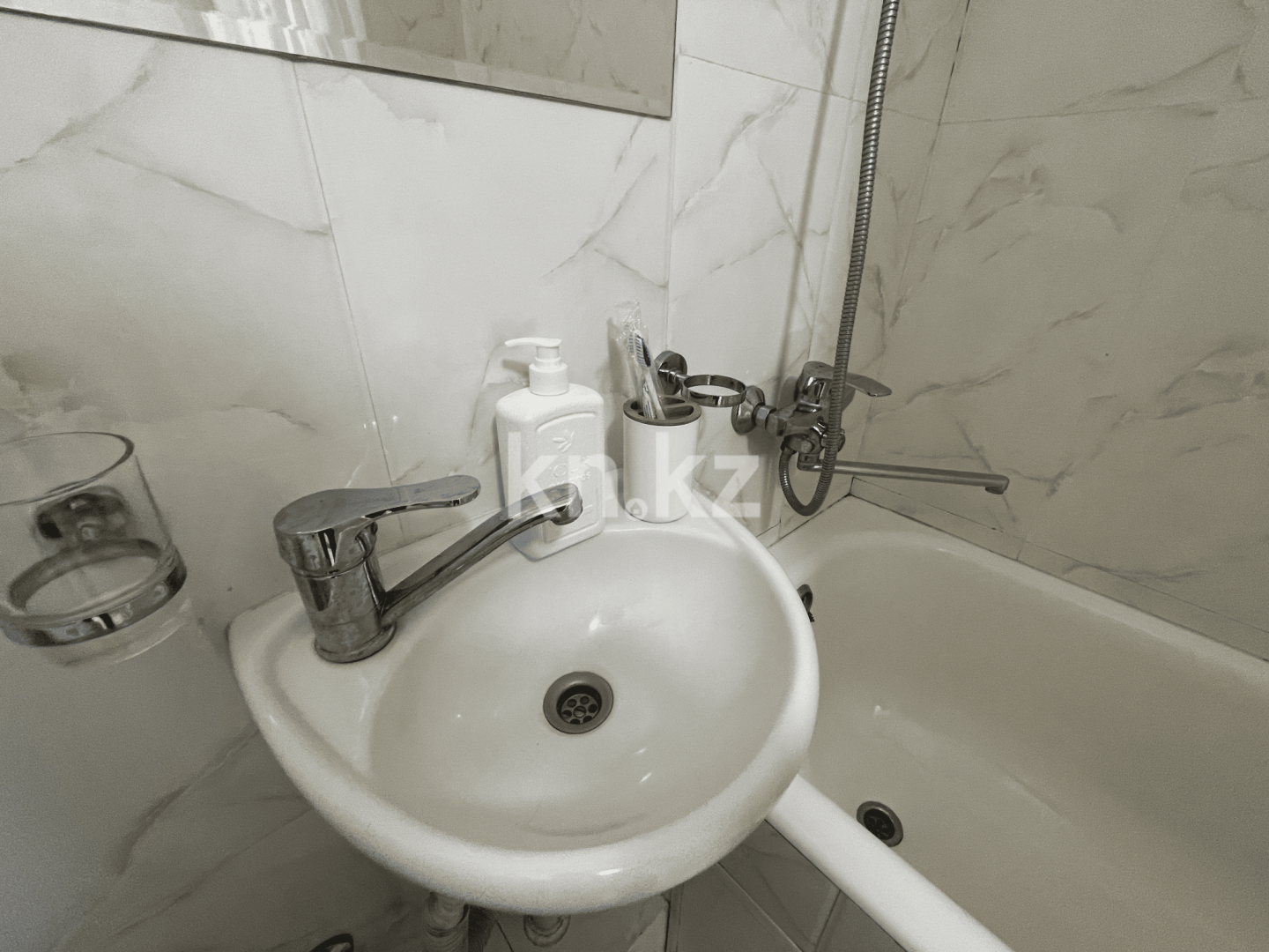 Аренда 1-комнатной квартиры посуточно, 40 м² в Алматы - фото 10