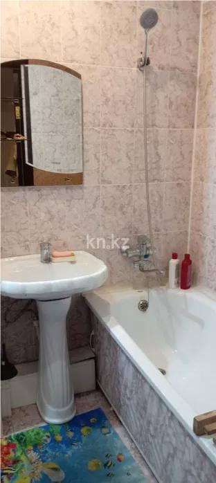 Продажа 2-комнатной квартиры, 44 м², 16 мкр., дом  47 в Караганде - фото 4
