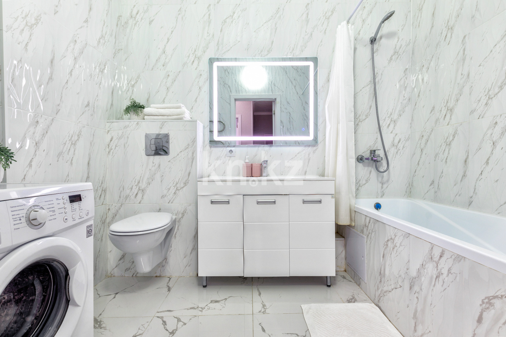 Аренда 2-комнатной квартиры посуточно, 65 м², пр. Кабанбай батыра, дом  4/2 - ул. Космонавтов в Астане - фото 12