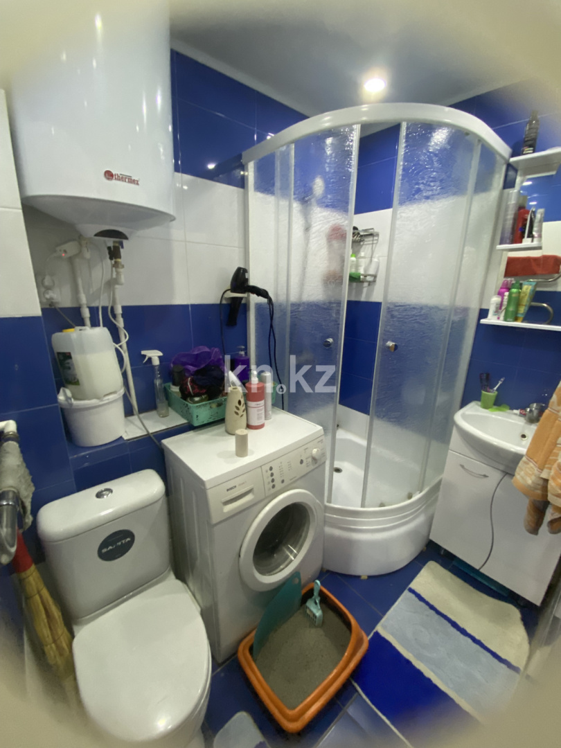 Продажа 3-комнатной квартиры, 62 м², 22 мкр., дом  25 в Караганде - фото 2