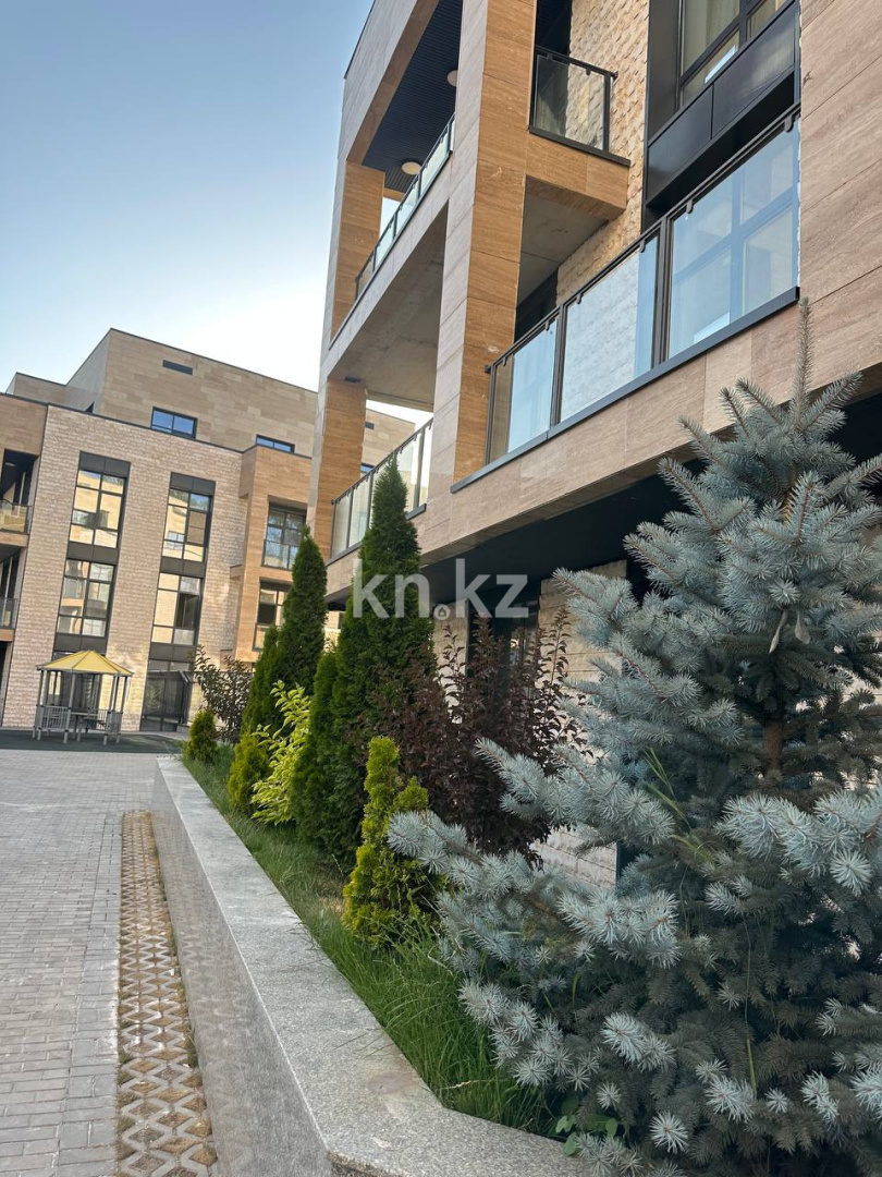 Продажа 4-комнатной квартиры, 213 м², Ерменсай, дом  36 - ул. Ушкемпирова в Алматы