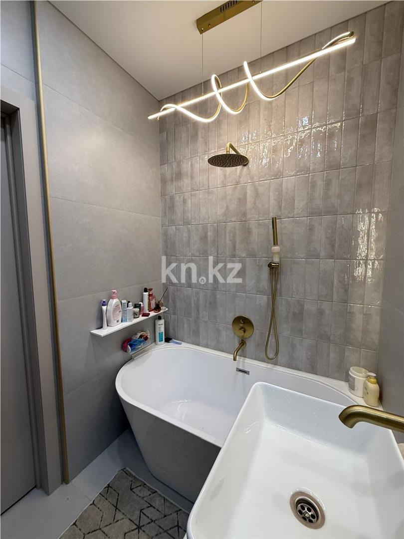Продажа 3-комнатной квартиры, 65 м² в Караганде - фото 12