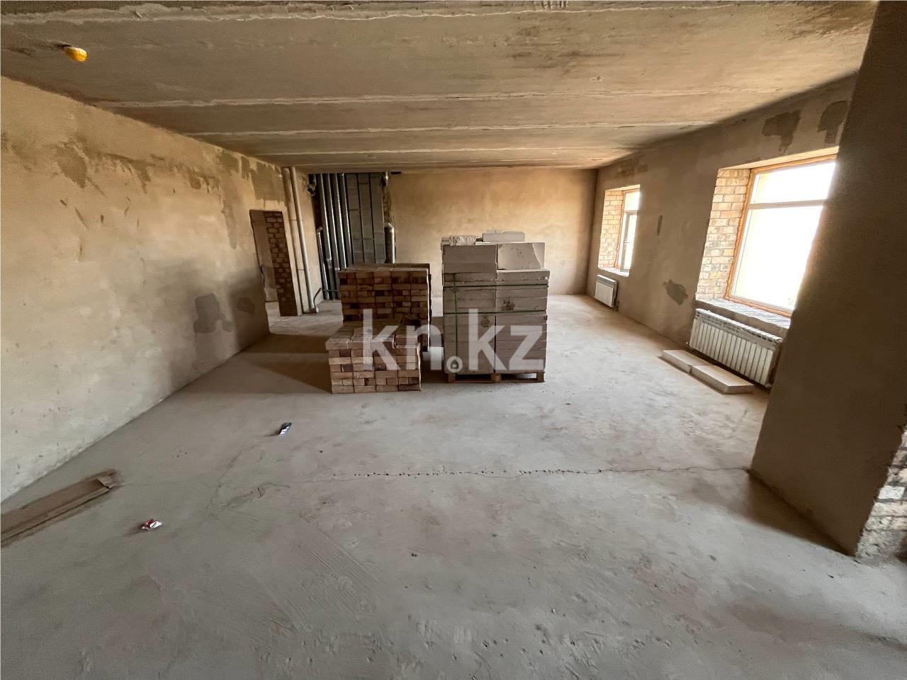 Продажа 3-комнатной квартиры, 90 м² в Караганде