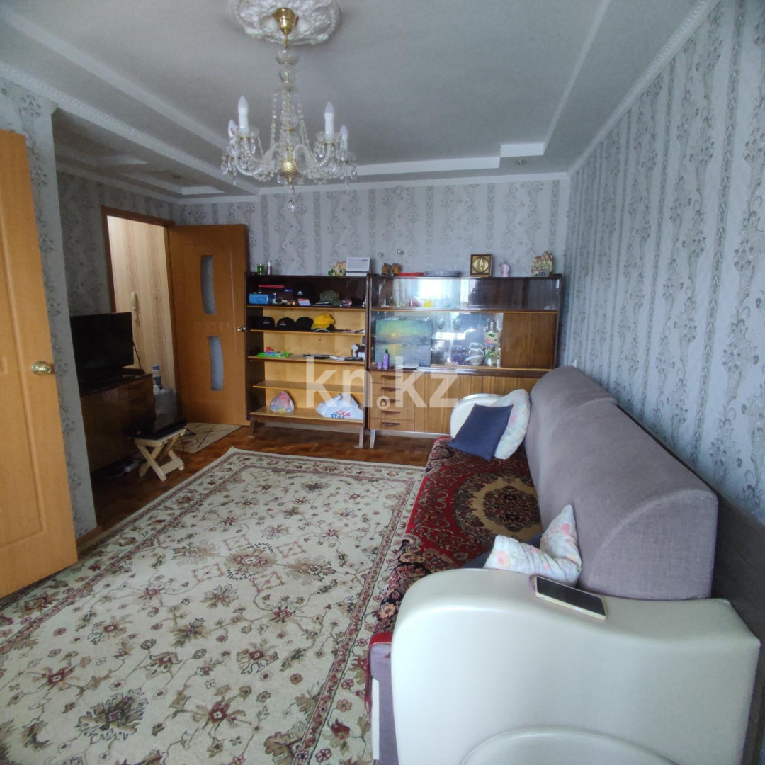 Продажа 2-комнатной квартиры, 43 м², 11 кв-л, дом  10 в Караганде