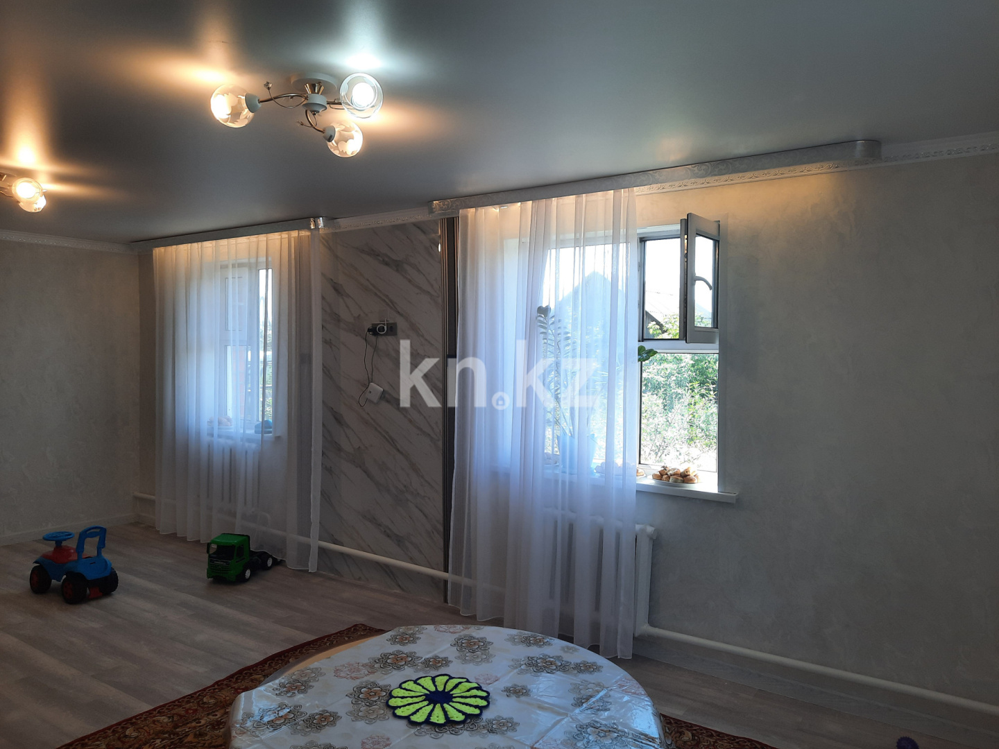 Продажа 8-комнатного дома, 200 м², ул. Аксуат, дом  16 - ул. Наурыз в Астане